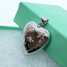 Load image into Gallery viewer, 925 Sterling Silver Diamond Heart Locket for Pictures with/out Necklace
