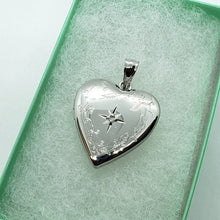 Load image into Gallery viewer, 925 Sterling Silver Diamond Heart Locket for Pictures with/out Necklace
