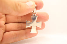 Load image into Gallery viewer, 925 Sterling Silver Simple Maltese Cross Pendant
