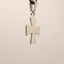 Load image into Gallery viewer, 925 Sterling Silver Simple Maltese Cross Pendant
