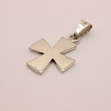 Load image into Gallery viewer, 925 Sterling Silver Simple Maltese Cross Pendant
