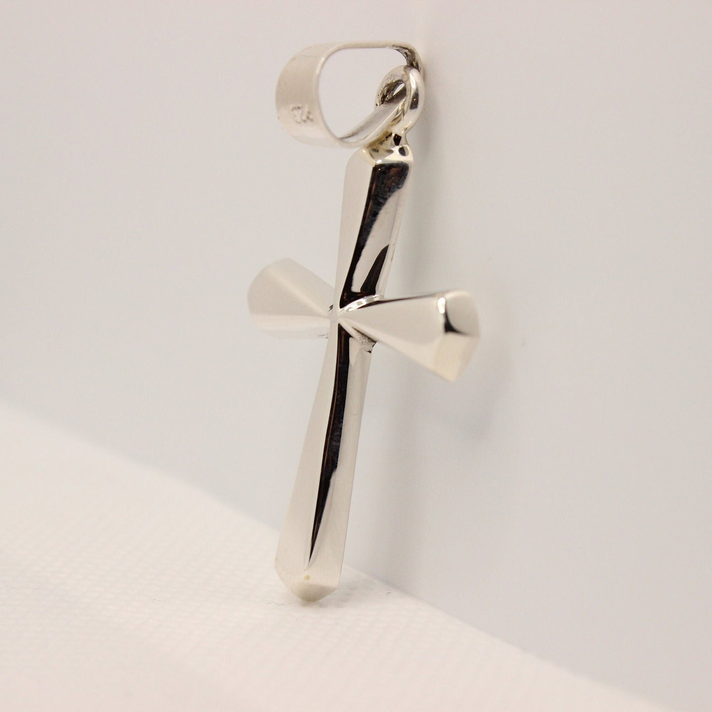 925 Sterling Silver Simple Beveled Edge Rhombus Shape Cross Pendant