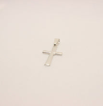 Load image into Gallery viewer, 925 Sterling Silver Simple Flat Triangular Edge Cross Pendant with Circle
