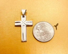 Load image into Gallery viewer, 925 Sterling Silver X-Shaped In The Middle Of The Cross 1.2 Inch Pendant
