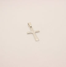 Load image into Gallery viewer, 925 Sterling Silver Simple Flat Triangular Edge Cross Pendant with Circle
