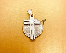 Load image into Gallery viewer, 925 Sterling Silver X-Shaped In The Middle Of The Cross 1.2 Inch Pendant
