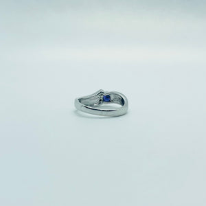 Sterling Silver Blue Synthetic Opal Wavy Ring for Women White & Round