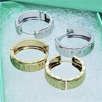 14K Gold Huggie Hoop Round Earrings with Line Cut Design