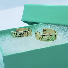 Load image into Gallery viewer, 14K Gold Huggie Hoop Round Earrings with Line Cut Design
